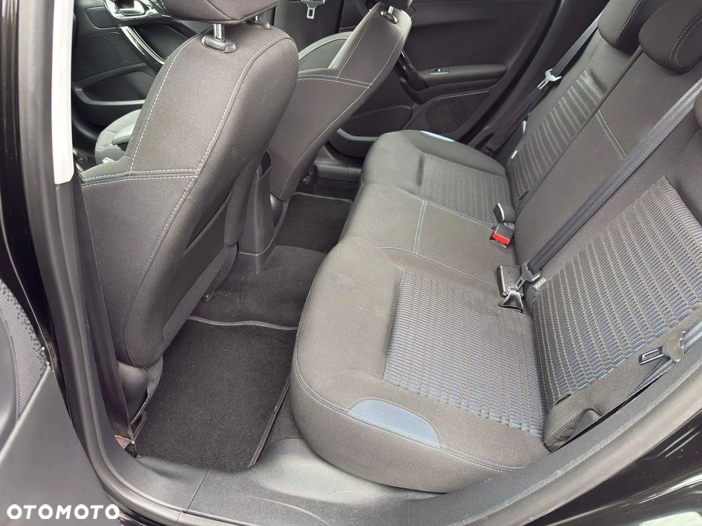 Peugeot 208 1.2 PureTech Allure - 19