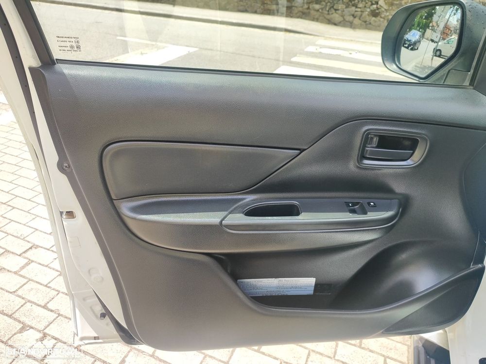 Mitsubishi L200 2.3 DI-D Space Cab Invite Strakar Look 4WD - 13