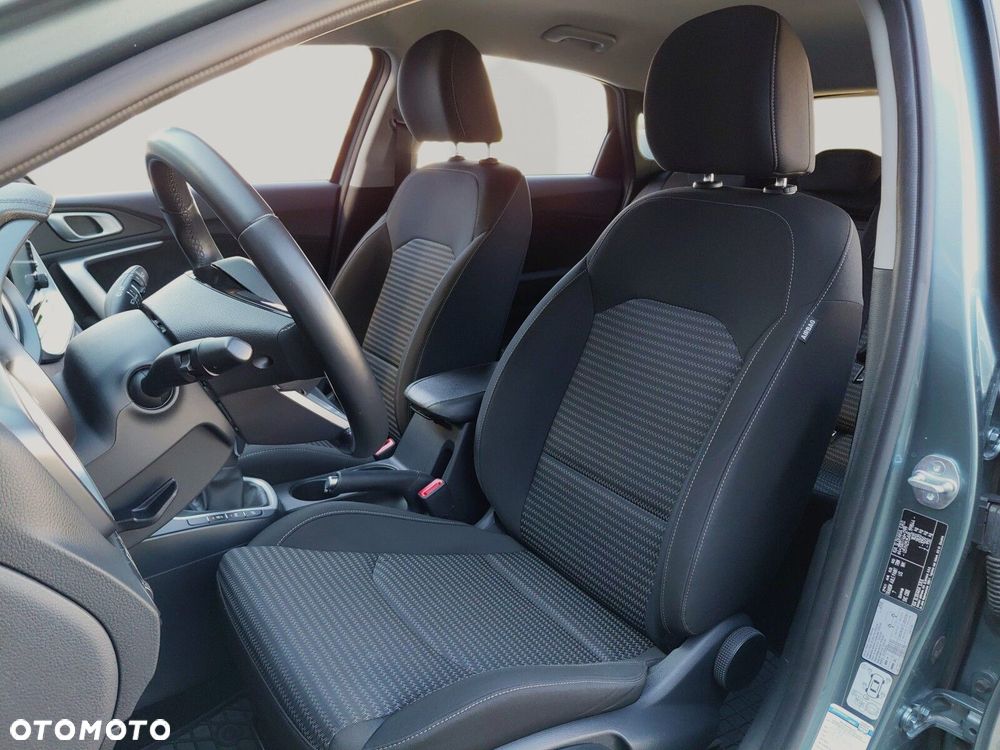 Kia Ceed 1.5 T-GDI M - 10