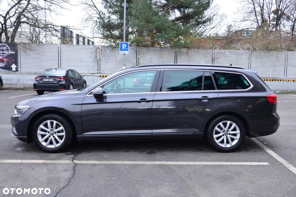 Volkswagen Passat Variant 2.0 TDI SCR DSG Business - 4