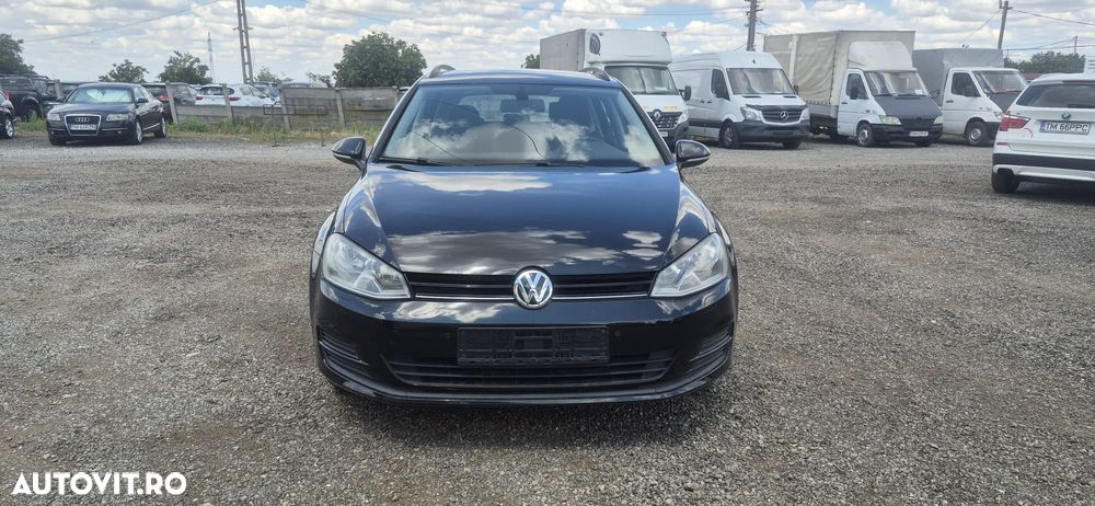 Volkswagen Golf - 10