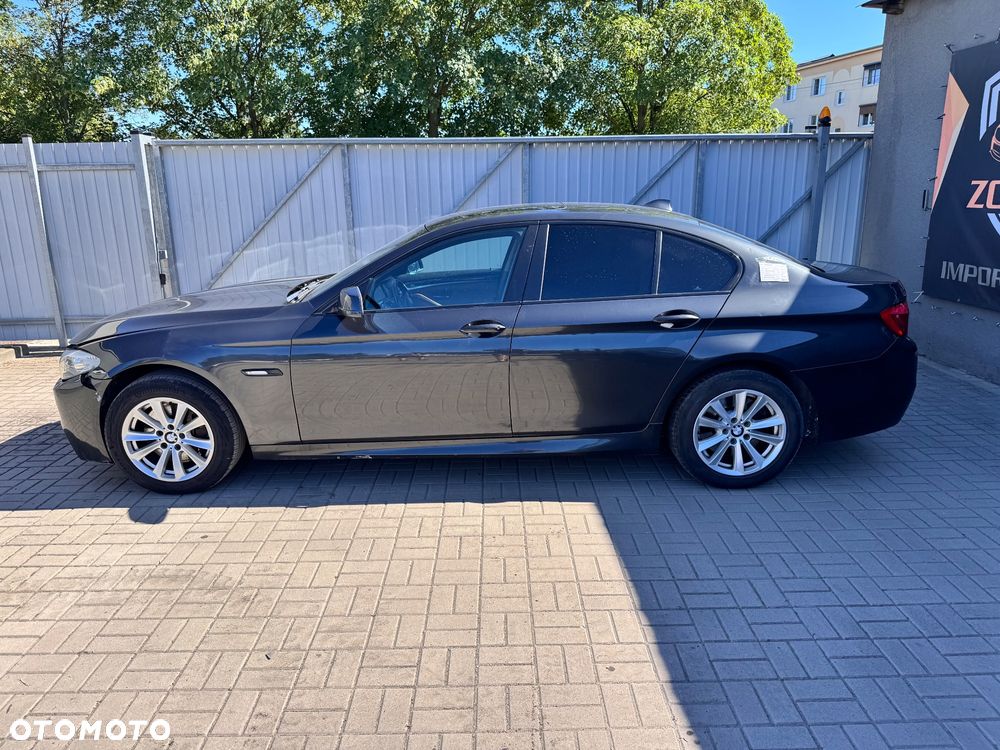 BMW Seria 5 525d - 2