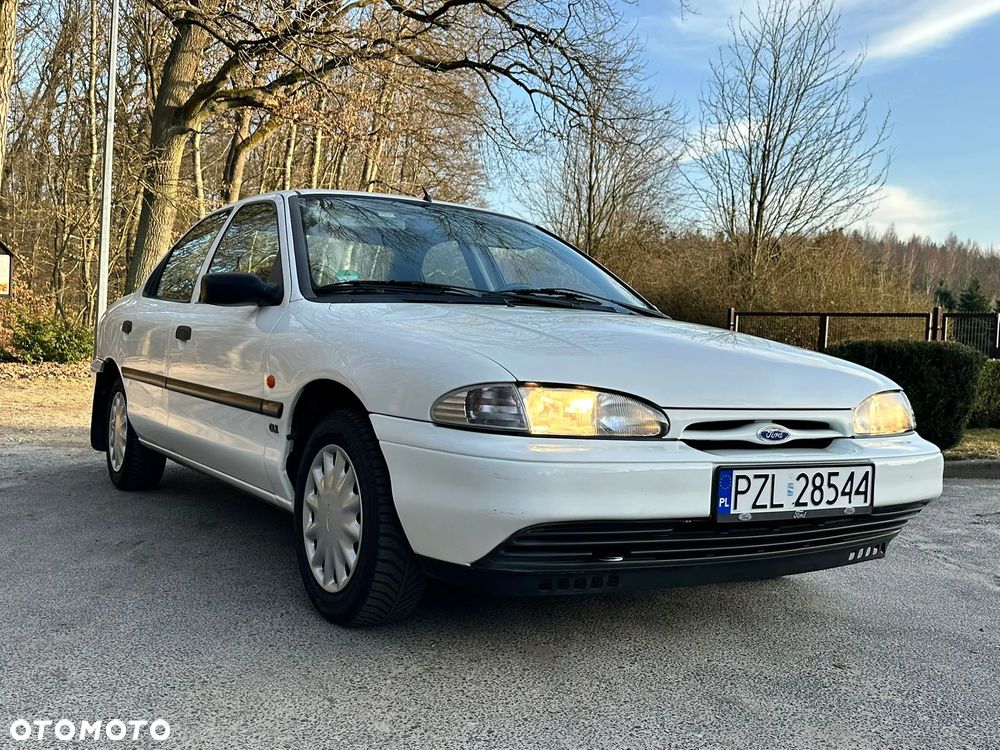 Ford Mondeo 1.6 CLX - 24