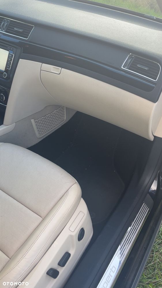 Skoda Superb 2.0 TDI 4x4 Platinum Outdoor DSG - 17