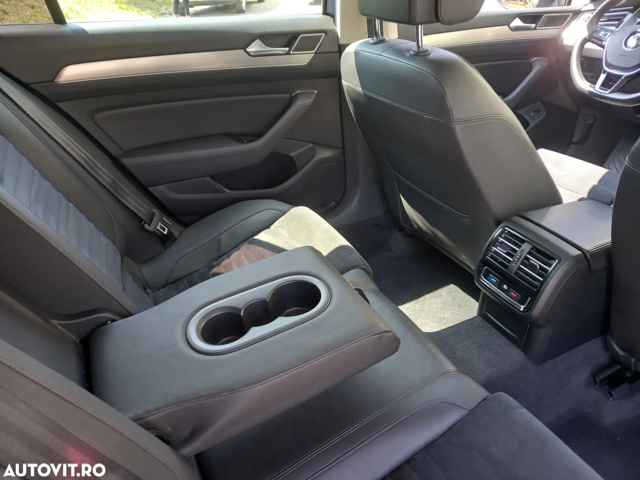 Volkswagen Passat Variant 2.0 TDI Highline - 8