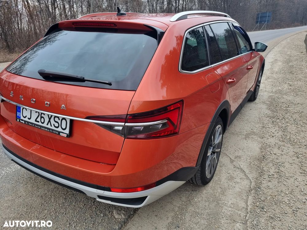 Skoda Superb Combi 2.0 TDI 4X4 DSG Scout - 9