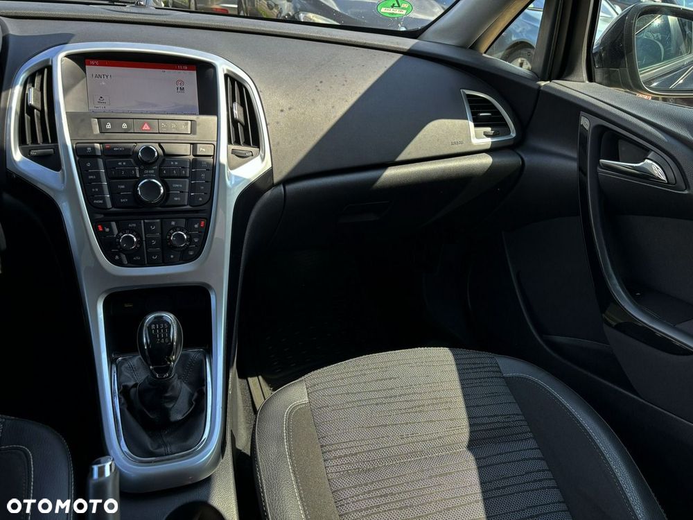 Opel Astra 1.4 Turbo Style - 25