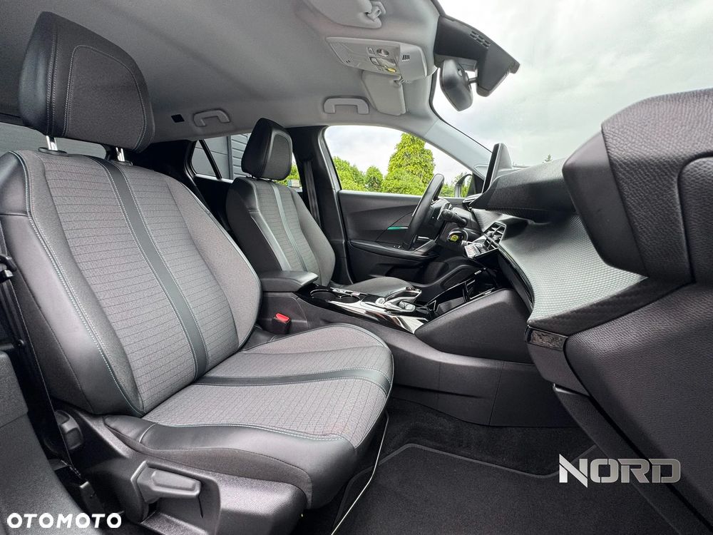 Peugeot 2008 PureTech 130 EAT8 Allure - 20