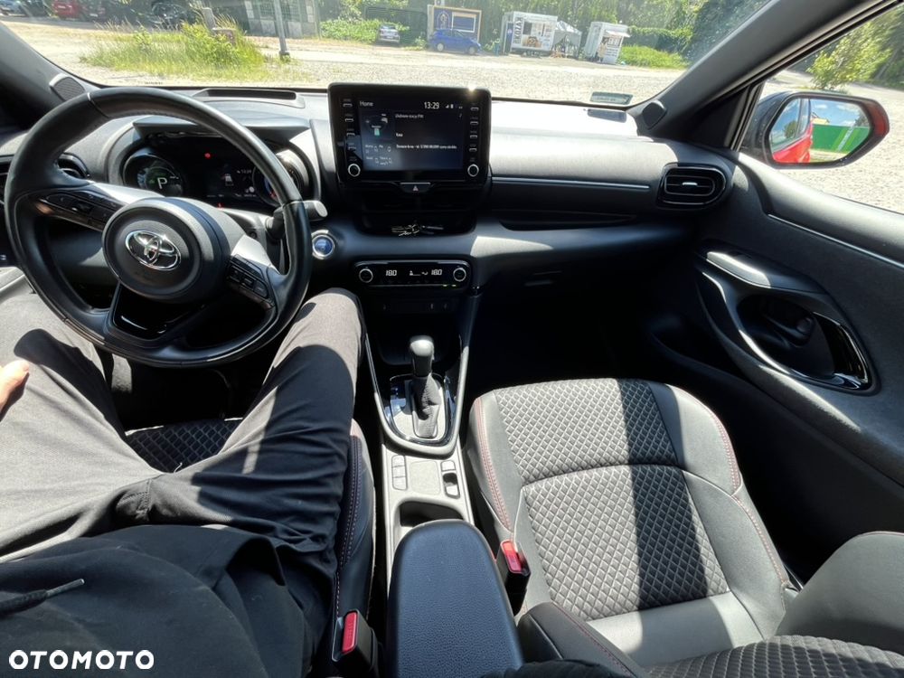 Toyota Yaris - 10