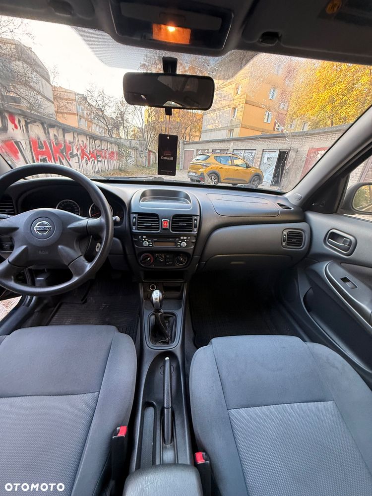 Nissan Almera - 7