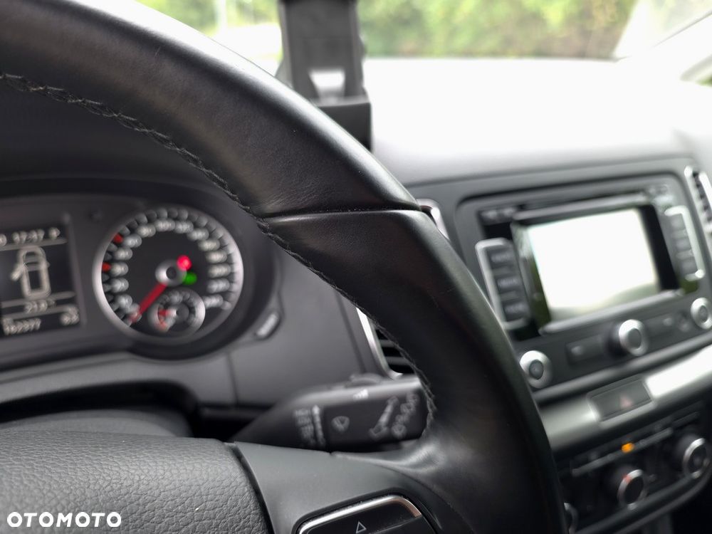Volkswagen Sharan 2.0 TDI Comfortline DSG - 25
