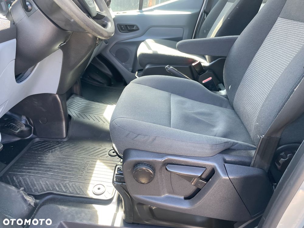 Ford Transit - 25