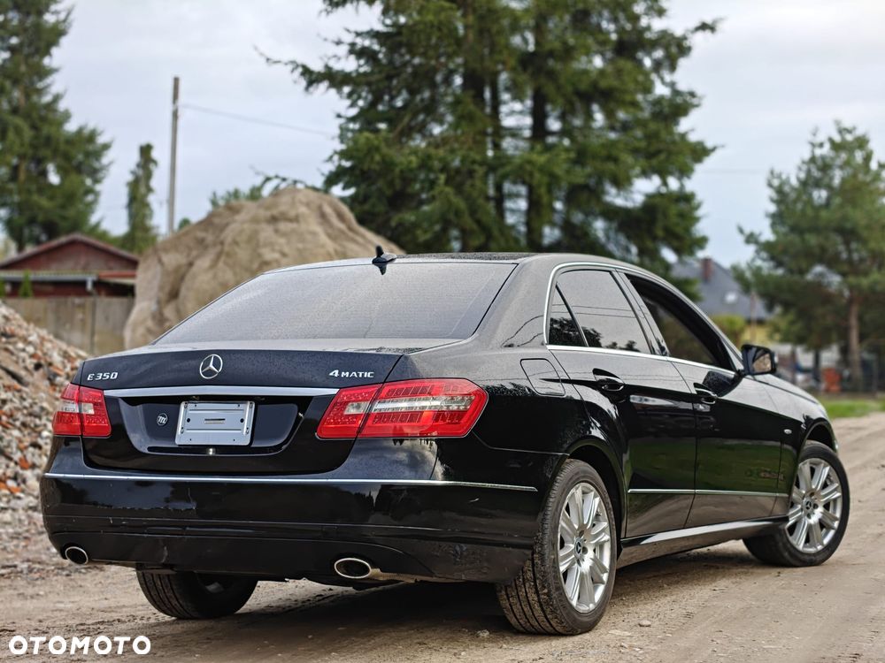 Mercedes-Benz E-Class 2012 photo 3