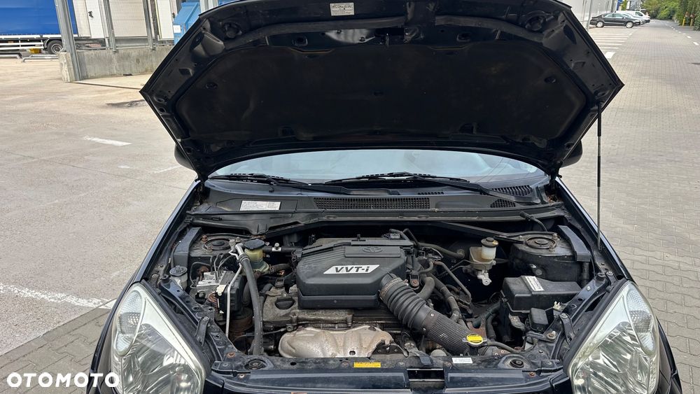 Toyota RAV4 2.0 VVT-i 4x4 - 19