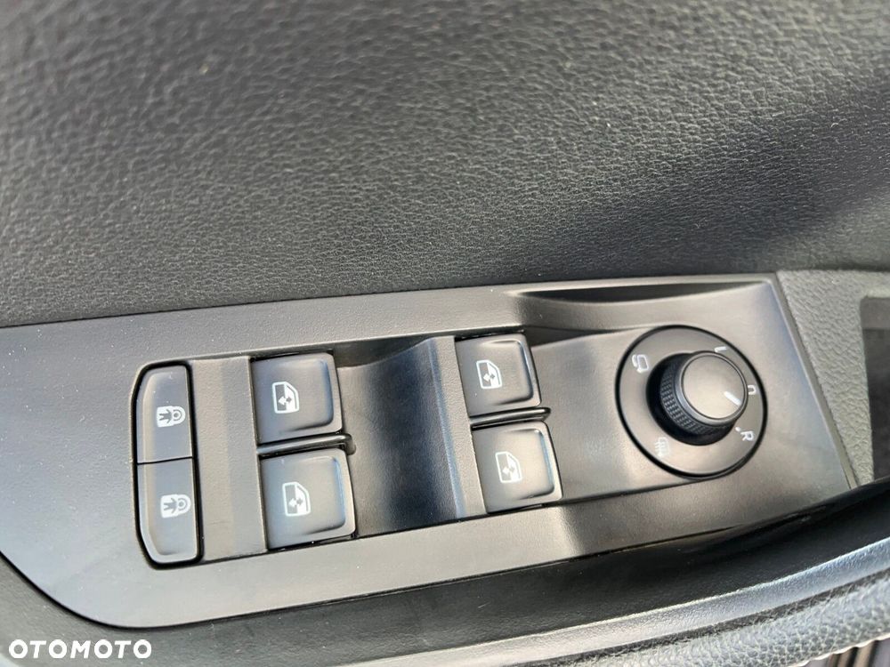 Skoda Superb 2.0 TDI SCR Style DSG - 10