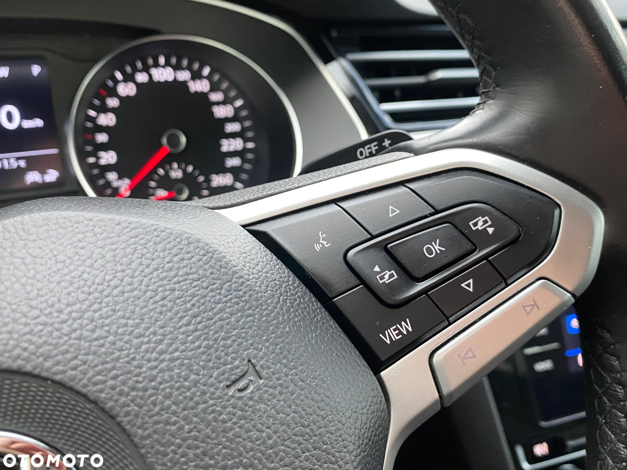 Volkswagen Passat 2.0 TDI EVO Elegance DSG - 23