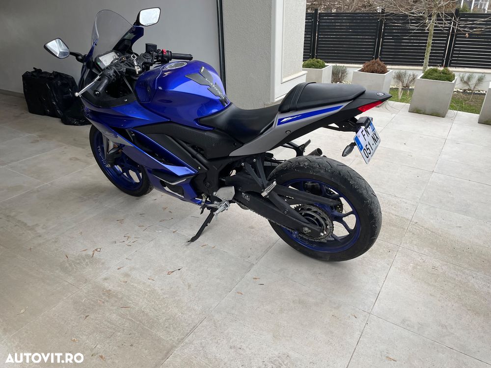 Yamaha YZF-R3 World GP 60th Anniversary Edition - 2