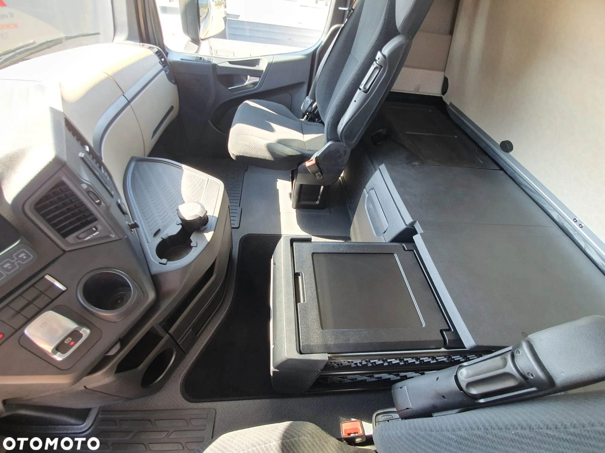 Mercedes-Benz ACTROS L - 10