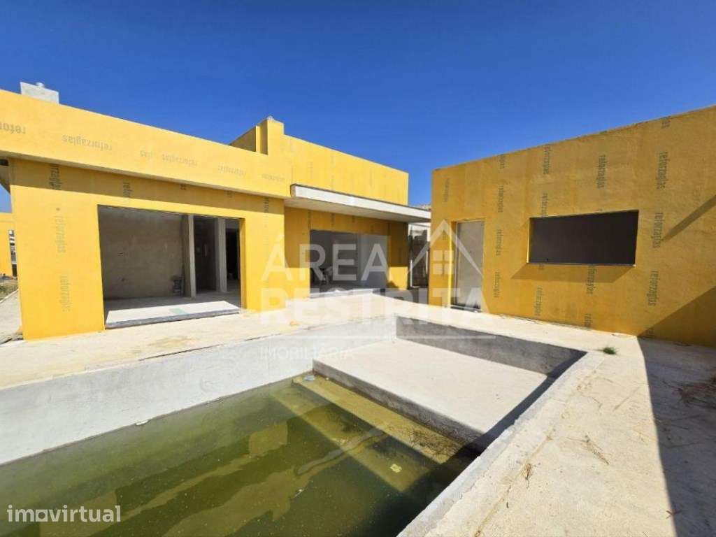 Moradia T5 c/Piscina, Garagem e 5 Suites, Galeotas - Azeitão - Grande imagem: 4/53