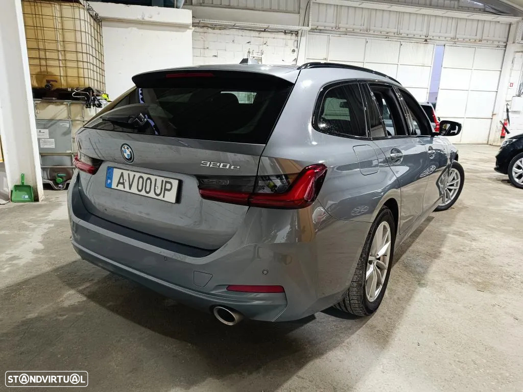 BMW 320 e Touring Auto - 2