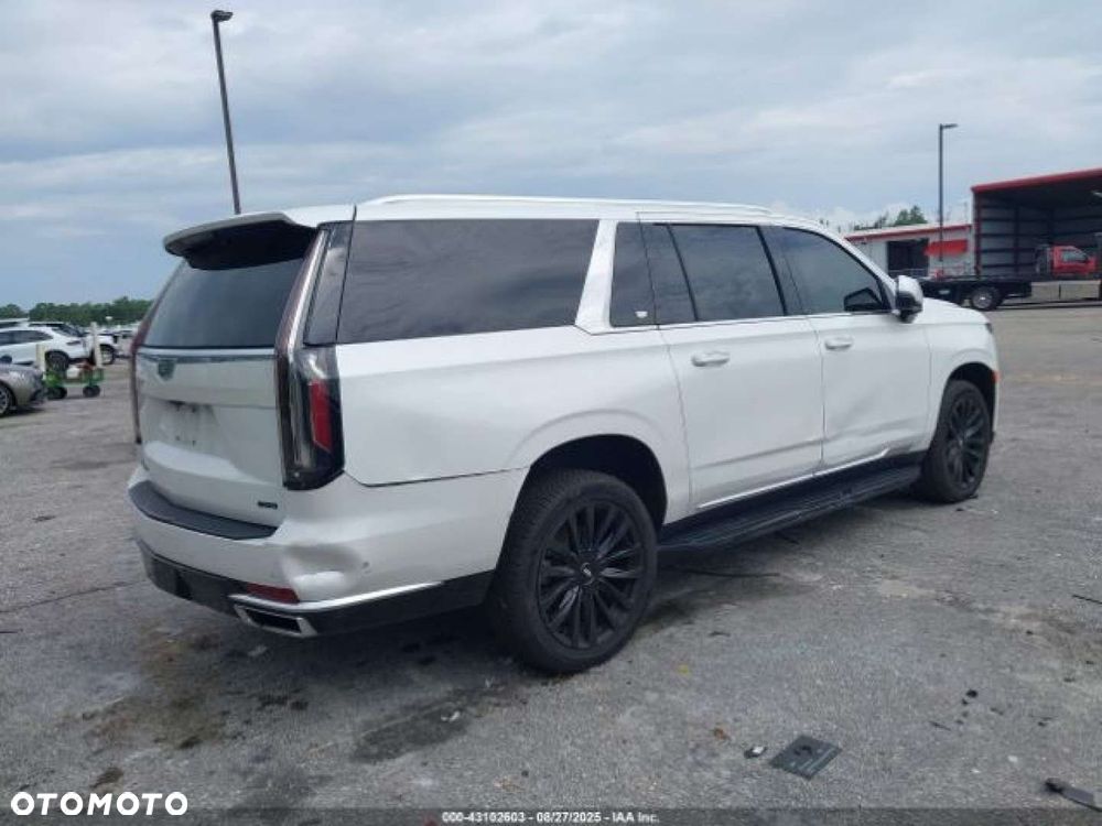 Cadillac Escalade - 7