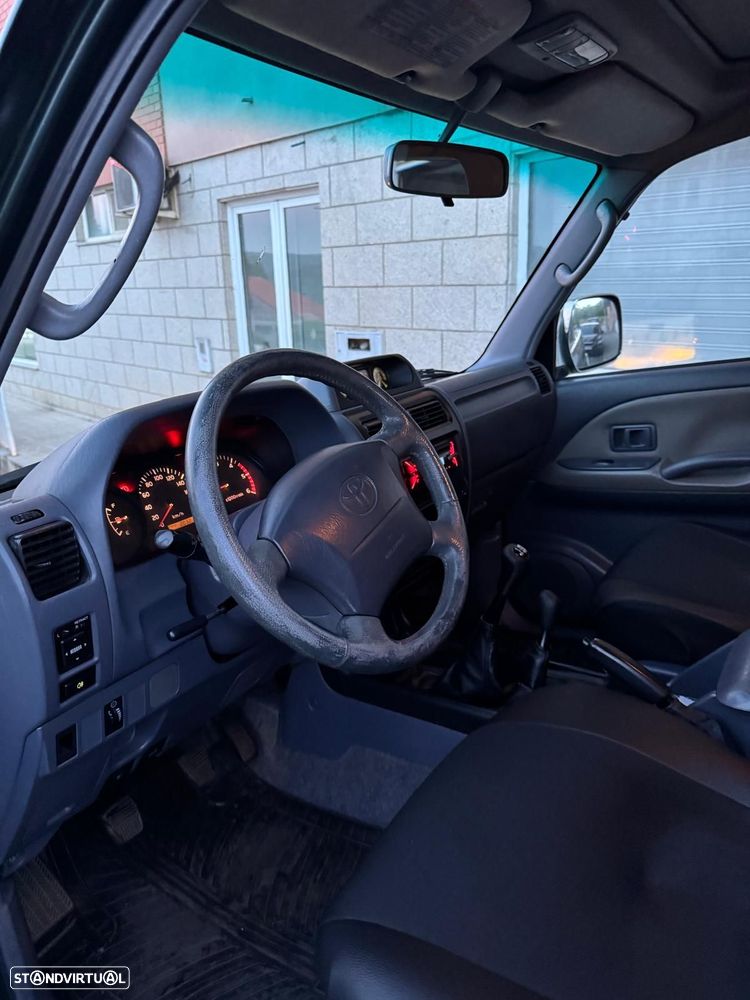 Toyota Land Cruiser - 7