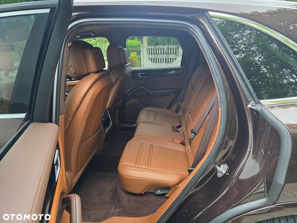 Porsche Cayenne E-Hybrid Platinum Edition - 14