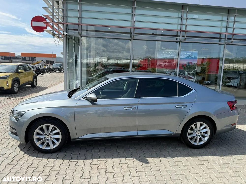 Skoda Superb 2.0 TDI DSG Ambition - 6