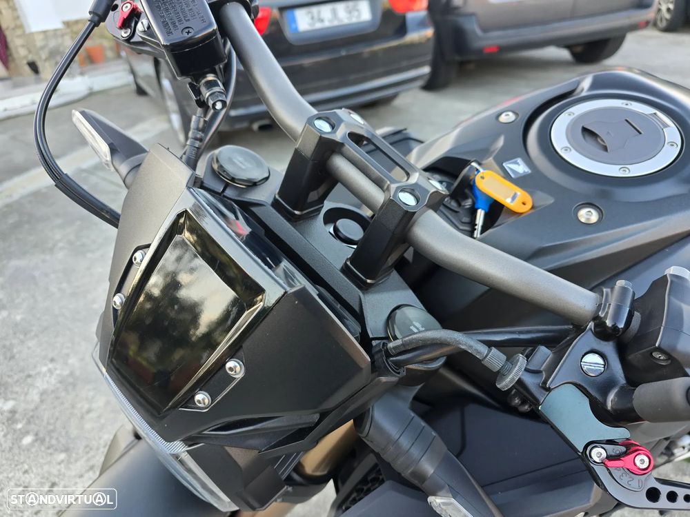 Honda CB R - 22