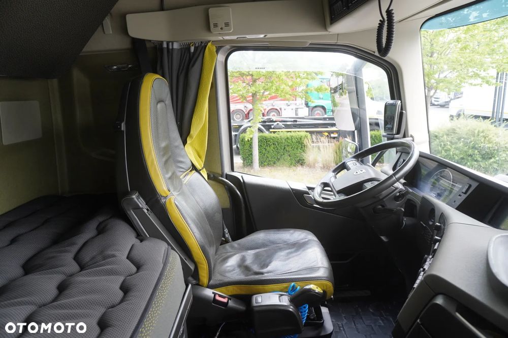Volvo FH16 750 8x4x4 / 750 KM! / Rama do zabudowy / 4. oś skrętna i podnoszona - 25