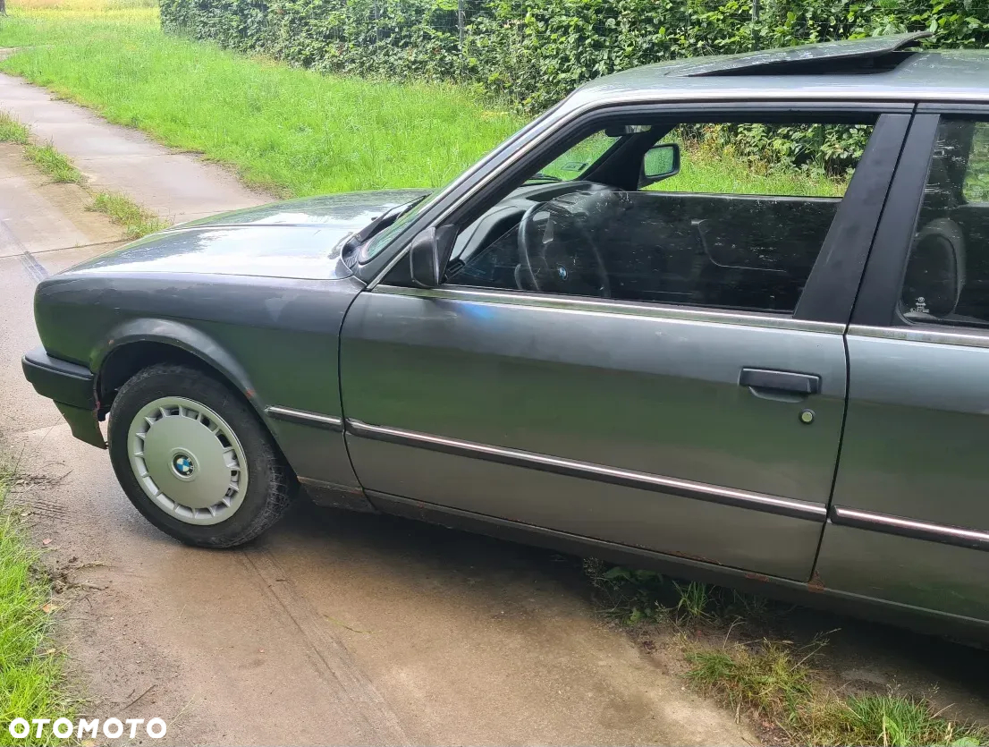 BMW Seria 3 320i - 14