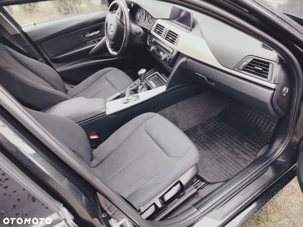 BMW Seria 3 318d Blue Performance Sport Line - 9