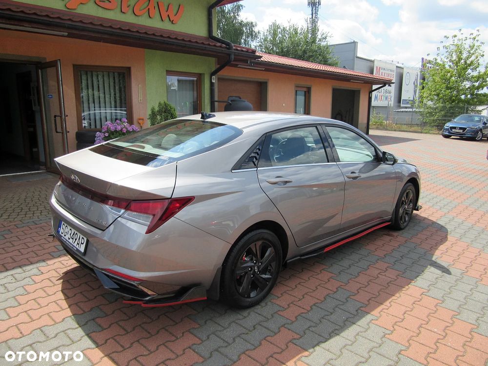 Hyundai Elantra - 13