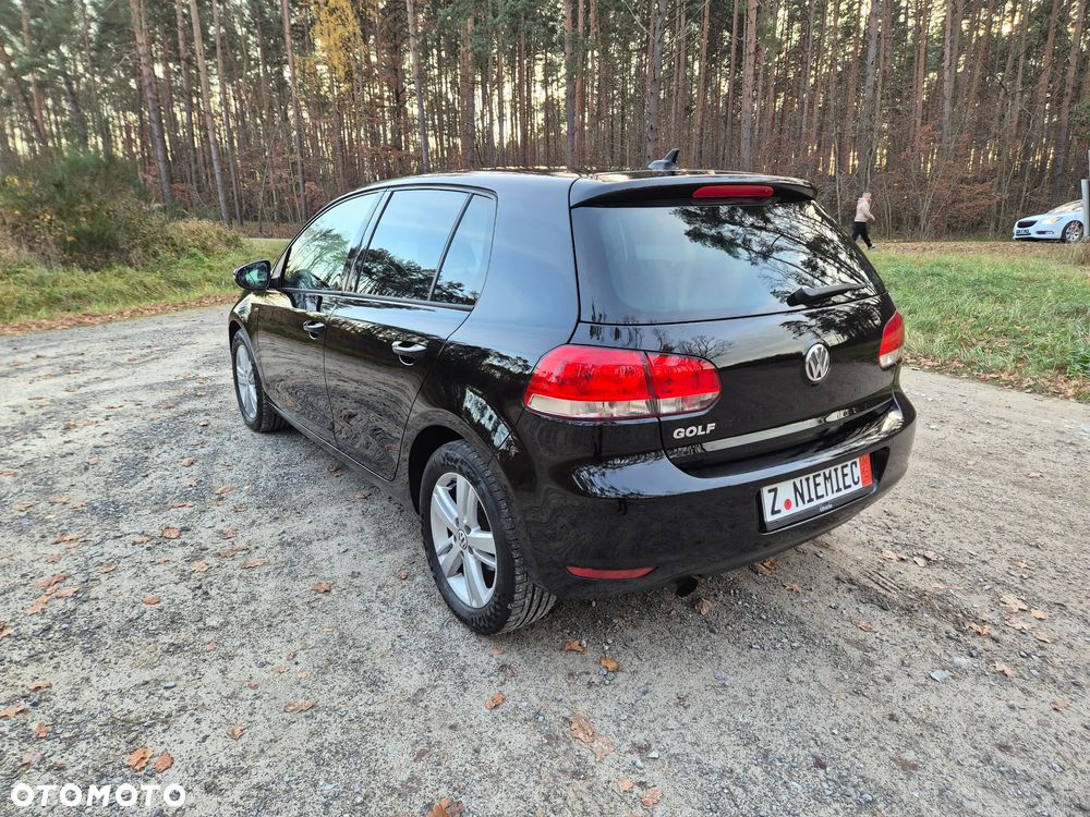 Volkswagen Golf 1.6 TDI DPF MATCH - 8