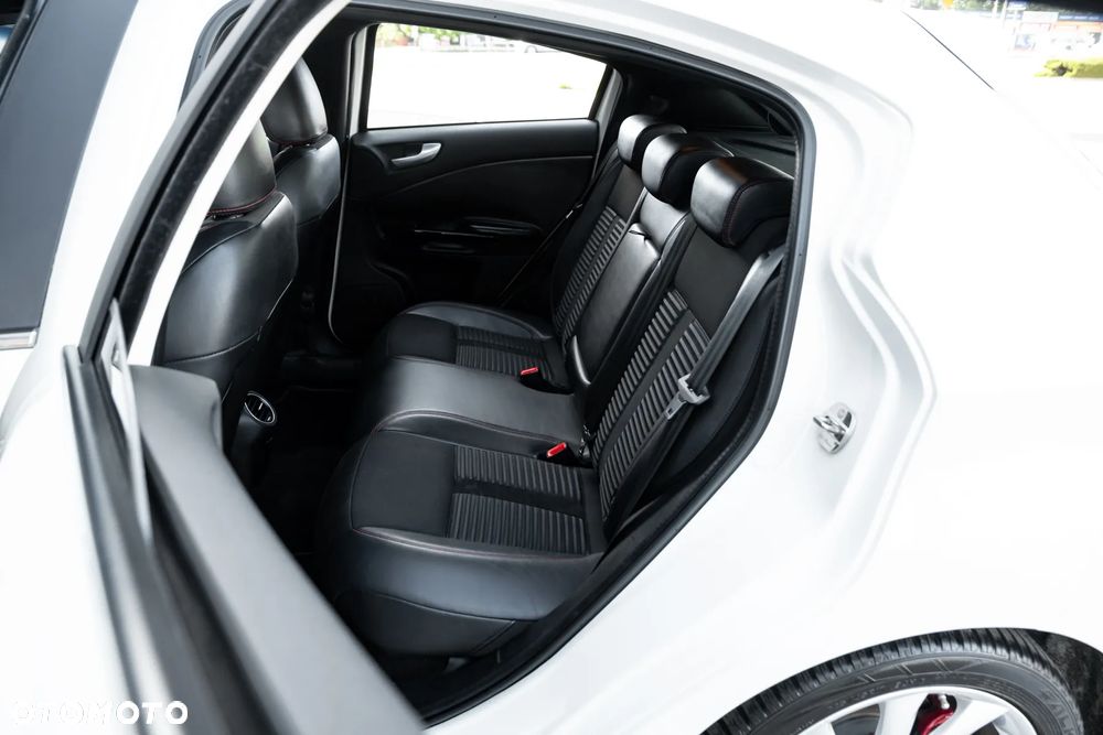 Alfa Romeo Giulietta 1750 TBi Quadrifoglio Verde - 17