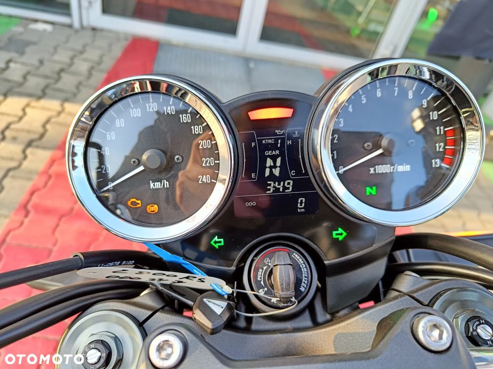 Kawasaki Z 900 RS - 9