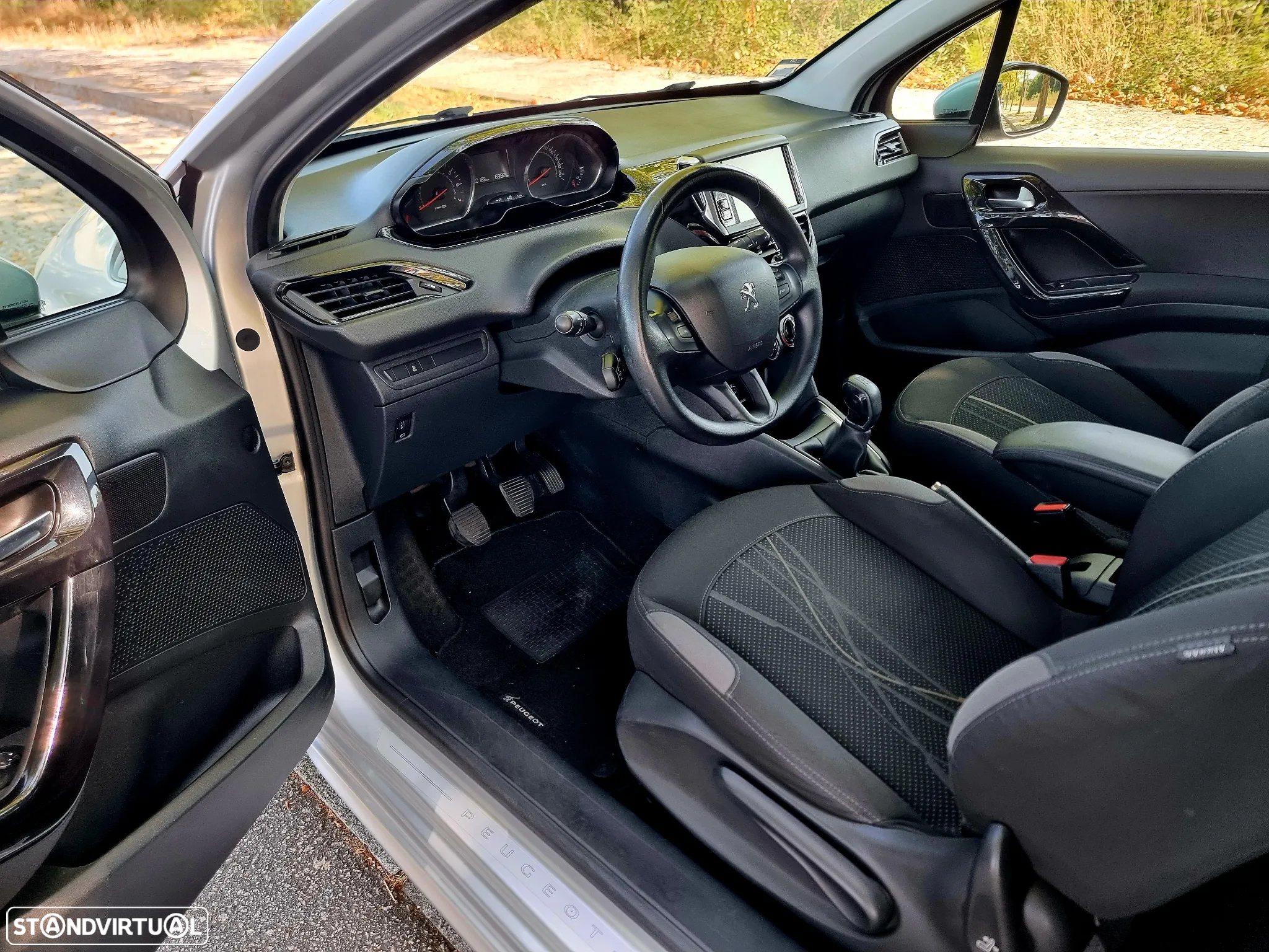 Peugeot 208 1.4 VTi Allure - 5