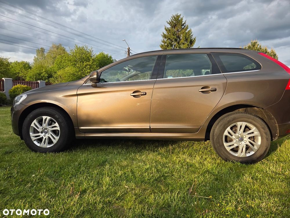 Volvo XC 60 D3 Drive-E Momentum - 5