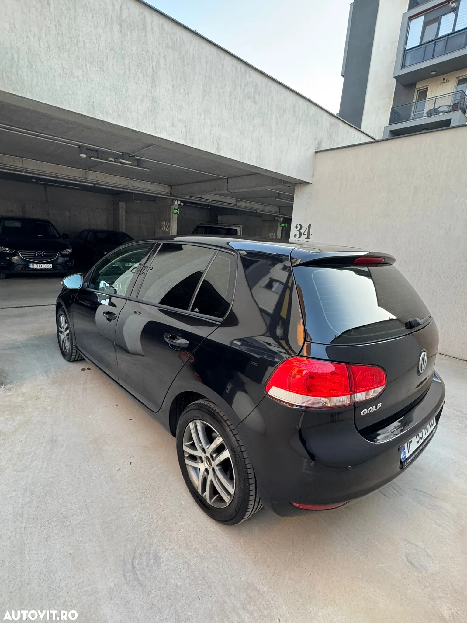 Volkswagen Golf 1.6 TDI DPF BlueMotion Technology Highline - 8