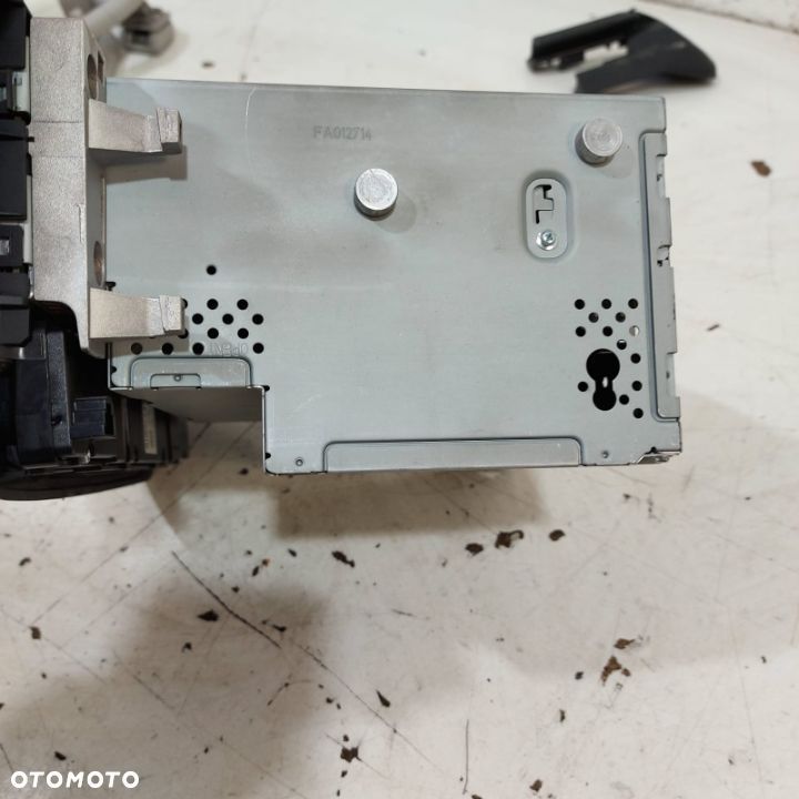 RADIO MERCEDES C W204 LIFT 2013R 2049001813 NAVI VIN - 4