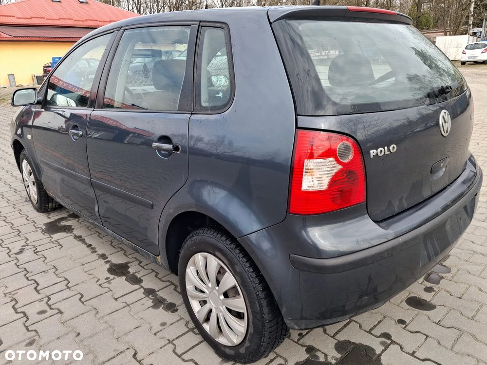 Volkswagen Polo IV 9N silnik 1.4 TDI AMF 75KM skrzynia biegów GGV / EWR drzwi maska błotnik klapa zderzak LC7V lampa szyba pompowtrysk alternator sprężarka turbina maglownica łapa alternatora pokrywa silnika głowica wtrysk pompa wysokiego ciśnienia vacum miska olejowa fotel belka sterownik moduł wiązka przewód rura chłodnica pas panel EGR sterownik zacisk mcperson sanki lewarek wybierak mechanizm silniczek obudowa miska olejowa kierownica przełącznik tłumik wydech pompka zamek przepustnica przepływomierz  CAŁY NA CZĘŚCI - 10