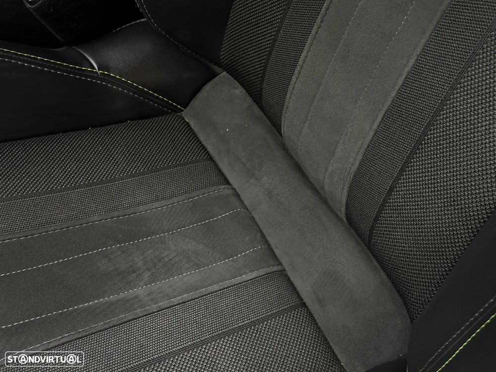 Peugeot e-208 GT Pack - 7