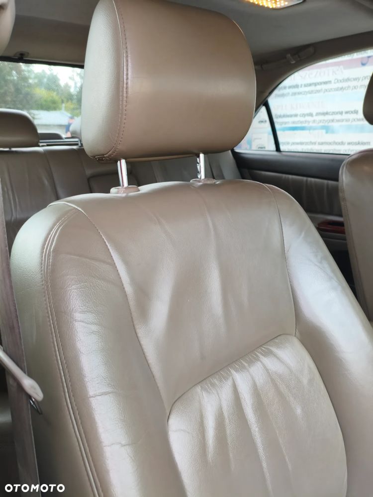 Toyota Camry - 19