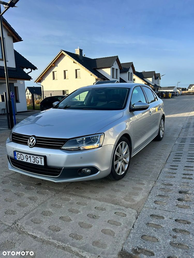 Volkswagen Jetta 1.4 TSI Highline - 1