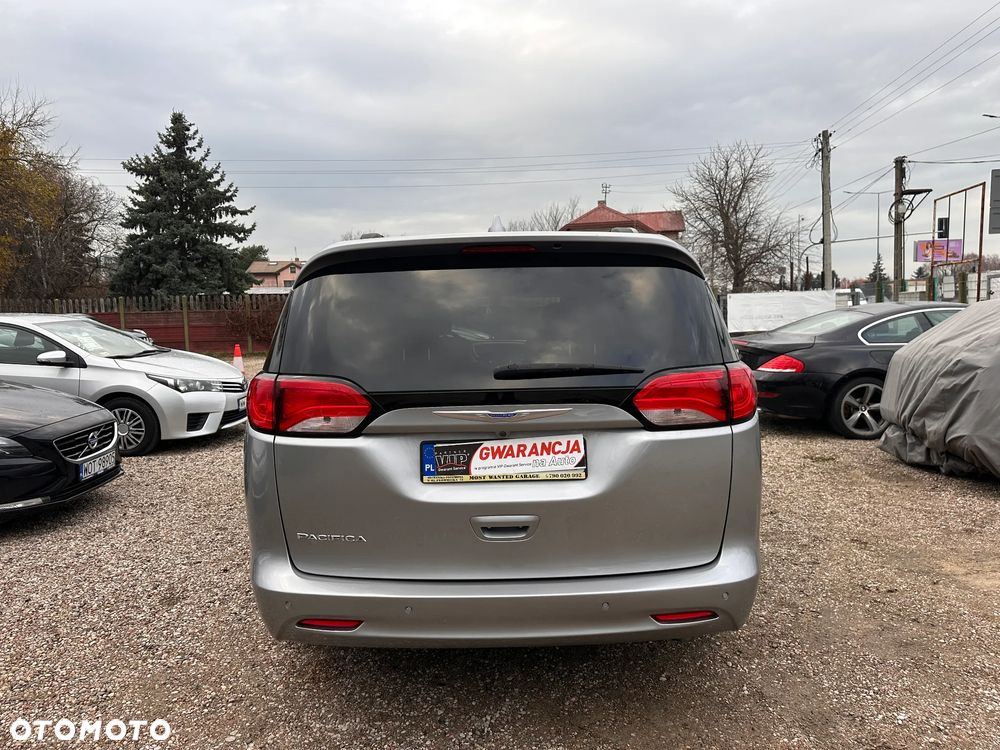 Chrysler Pacifica - 9