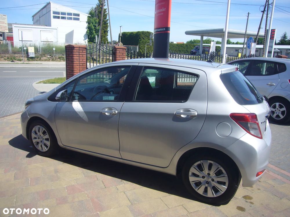 Toyota Yaris - 10