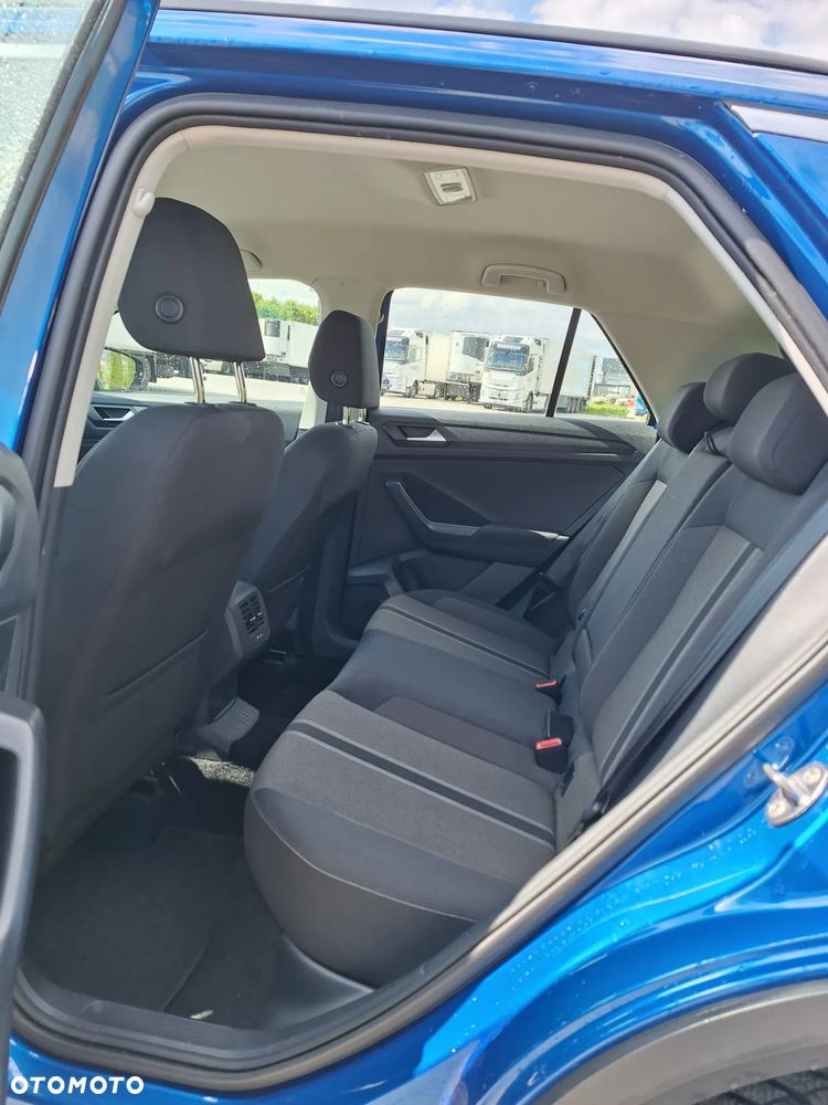 Volkswagen T-Roc - 12