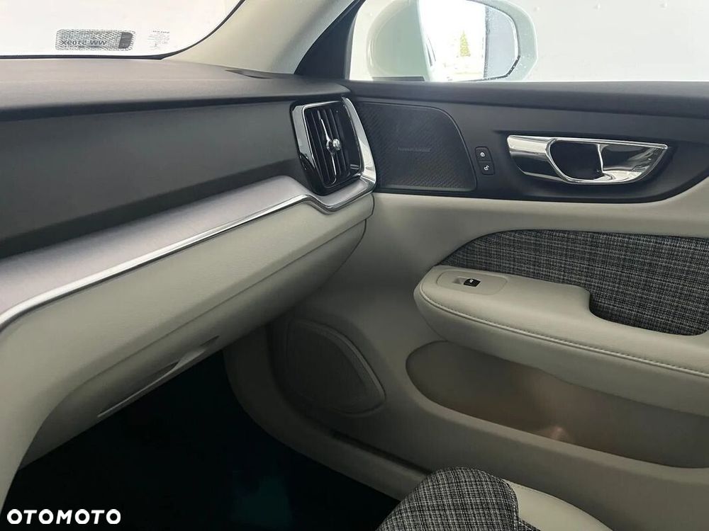 Volvo V60 D4 Drive-E Momentum - 21
