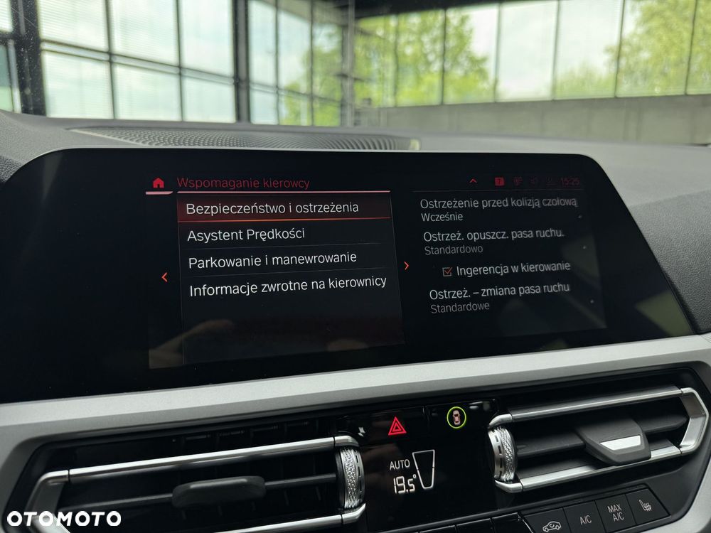 BMW Seria 3 318i - 35