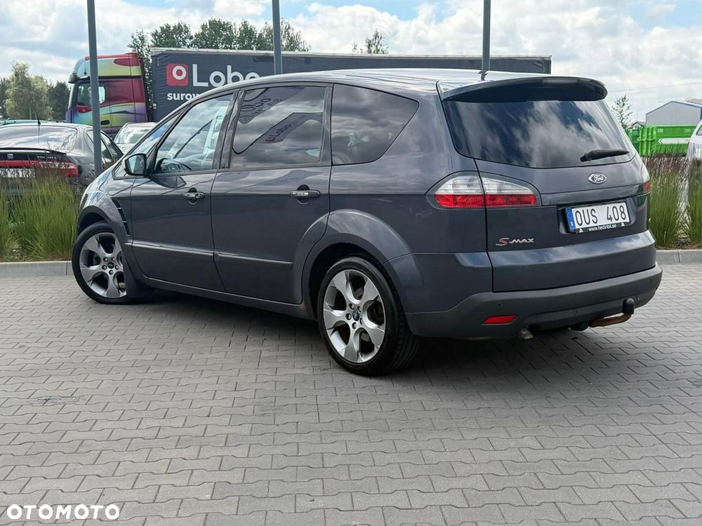 Ford S-Max - 17